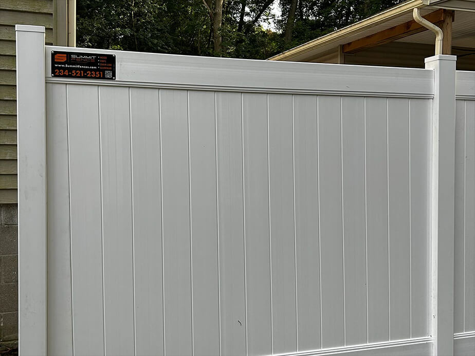 Vinyl fence in Uniontown Ohio