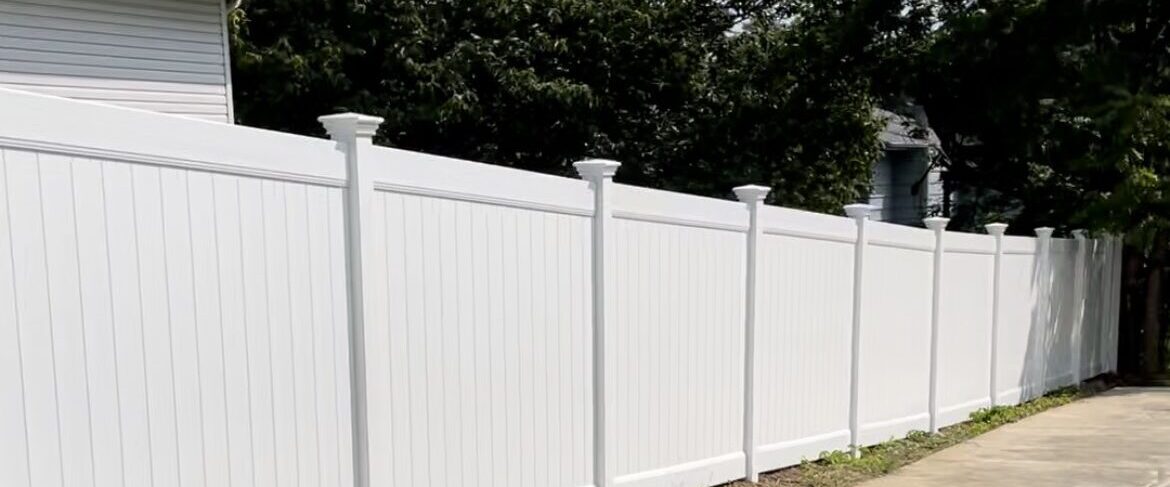 Vinyl fence Akron